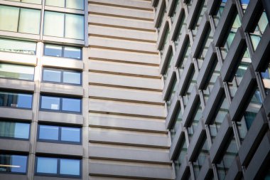 Modern yüksek binalar. Bina cephesi. Beton ve cam..