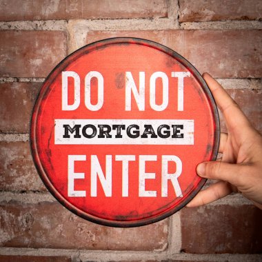 Finansal Konsept İçin Tuğla Duvara Karşı El İpotek İşaretini Girme.