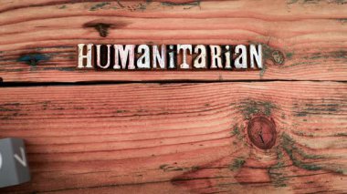 Takvim ve Tahta Harflerle Dünya İnsani Yardım Günü Konsepti