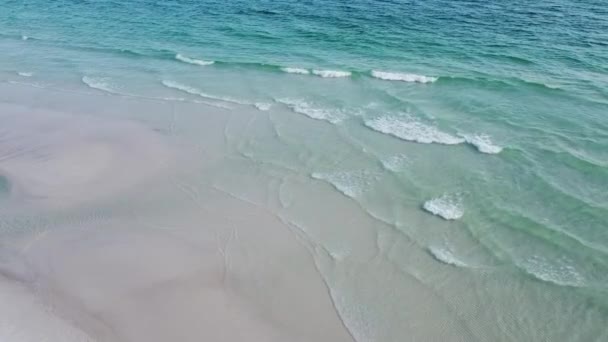 Leć Nad Spokojną Jak Prywatna Plaża Cukier Biały Piaszczysta Piękna — Wideo stockowe