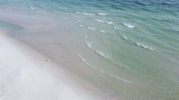 Летать Тихо Частный Пляж Сахар Белый Песчаный Красивая Бирюзовая Вода — стоковое видео