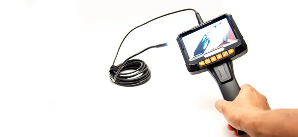 Озил Просматривает Работающий Полупроводниковый Кабель Подсветкой Прикрепленной Дюймовому Ips Экрану — стоковое фото