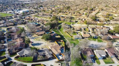 Master Planned Communities DFW Dallas Fort Worth alt bölümü dizaynı çıkmaz sokak, anahtar delikleri gibi şekiller, tek kişilik havuz evleri arka bahçesi. ABD