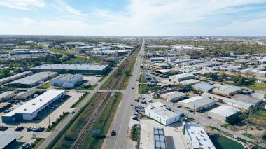 Kuzeybatı Houston 'daki sanayi parkı Hempstead boyunca, ABD-290, 6. Otoyol, 10. Karayolları, Karmaşık lojistik, depolama, bölgesel merkezlerde dağıtım, 8. Çevre yolu, anten. ABD