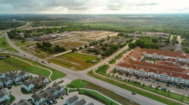 McKinney Tıp Bölgesi 'nde hızla büyüyen sağlık sektöründe çalışan ve inşaata hazır insanlar için emeklilik, sağlık tesisi ve barınma seçenekleri. ABD