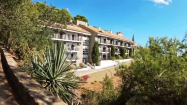 Malaga Limanı 'nın havadan çekilmiş görüntüleri, Malaga şehrinde bulunan büyük bir uluslararası liman. Yüksek kalite 4k görüntü
