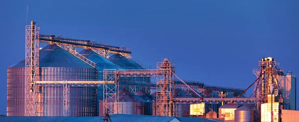 Lift Grain Kompleks Agro Industri Modern Untuk Penyimpanan Gandum Dan — Stok Foto
