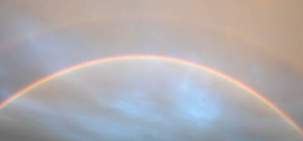 Doppelter Regenbogen Einem Stürmischen Himmel Dieses Atemberaubende Naturphänomen Wird Ihnen — Stockfoto