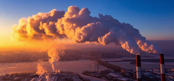 Закат Дым Утренние Выбросы Промышленных Заводов — стоковое фото