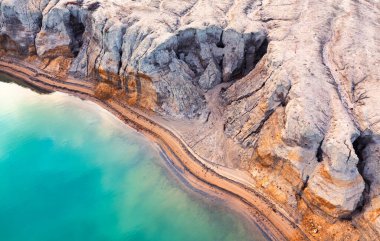 Mineral Mirage: Bir Titanyum Ore Quarry Spectacle