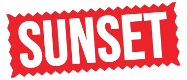 Kırmızı zig-zag işareti üzerine yazılmış SUNSET metni.