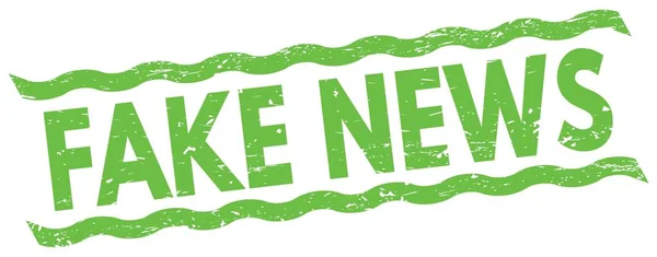 Fake News緑の線で書かれたテキストスタンプサイン — ストック写真