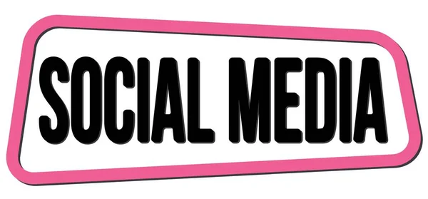 社交媒体文字书写在粉红 黑色梯形图章上 — 图库照片