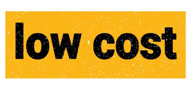 Düşük maliyetli metin sarı-siyah grungy işareti üzerine yazılmış.