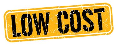 Düşük maliyetli metin turuncu-siyah grungy işareti üzerine yazılmış.