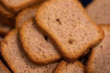 Lezzetli, çıtır çıtır, deniz bisküvisi ya da çerez yığınının yakın plan portresi. Öğle yemeği için ideal yemek, reçelli, jöleli ya da çikolatalı brunch ya da aperatif..