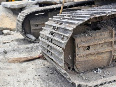 Metal kazıcı izleme arkaplanı. İnşaat sahası. Ağır makineler.