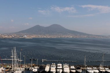 İtalyan yarımadasında yürüyorum ve hayranlık duyuyorum.