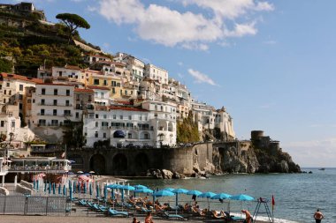 İtalyan yarımadasında yürüyorum ve hayranlık duyuyorum.