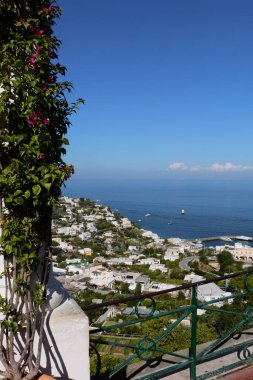 İtalyan yarımadasında yürüyorum ve hayranlık duyuyorum.