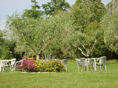 Güzel İtalyan Yarımadası 'nda yürüyorum ve hayranlık duyuyorum