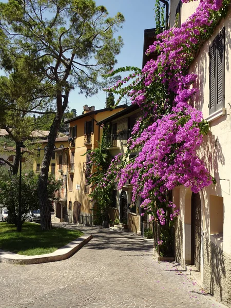 Περπατώντας Και Θαυμάζοντας Την Όμορφη Ιταλική Χερσόνησο — Φωτογραφία Αρχείου