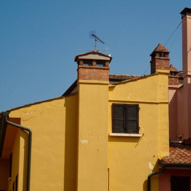 Güzel İtalyan Yarımadası 'nda yürüyorum ve hayranlık duyuyorum