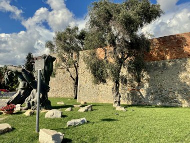 Güzel İtalyan Yarımadası 'nda yürüyorum ve hayranlık duyuyorum