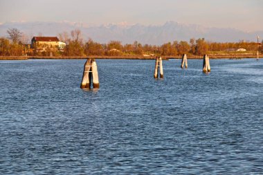 Güzel İtalyan Yarımadası 'nda yürüyorum ve hayranlık duyuyorum