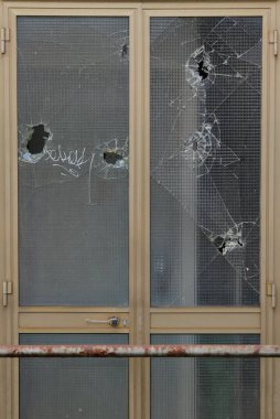 İtalyan güzelliğini en büyüleyici ve gizli kısımlarıyla yürüyüp fotoğraflıyor.