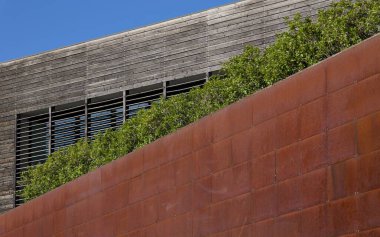 İtalyan güzelliğini en büyüleyici ve gizli kısımlarıyla yürüyüp fotoğraflıyor.