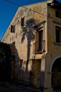 İtalya 'nın en büyüleyici ve gizli yerlerinde gezen ve resimlerini çeken