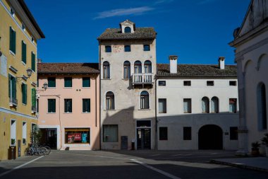 İtalya 'nın en büyüleyici ve gizli yerlerinde gezen ve resimlerini çeken