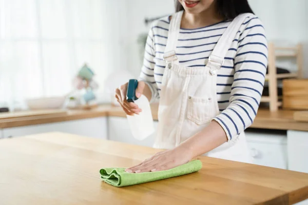 Unrecognized Young Woman Spraying Cleaning Table Rag Cloth Close Cleaning — Stock Photo, Image