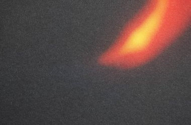 Koyu dokulu arka planda ateşli turuncu çizgi