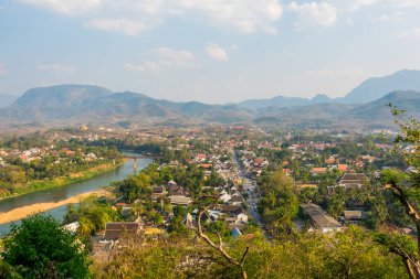 UNESCO 'nun Dünya Mirası kenti Luang Prabang' ın Panorama manzarası, Laos Phousi Hill 'den