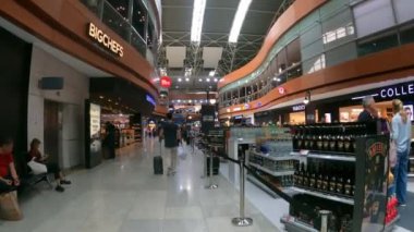 İstanbul, Türkiye - 3 Mayıs 2024 - Sabiha Gkcen Havalimanı 'nın kalkış bölgesi ()