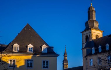 St. Michael Kilisesi ile Lüksemburg 'da geleneksel mimari