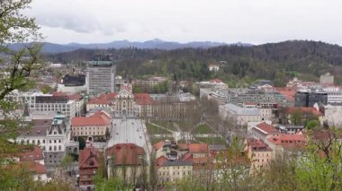 Ljubljana, Slovenya - 31 Ocak 2025 - Ljubljana Kalesi 'nden görülen Ljubljana manzarası
