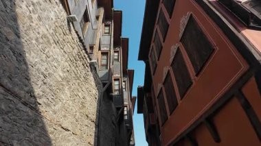 Filibe, Bulgaristan - 7 Şubat 2025 - Filibe Eski Kentinde tarihi binalar