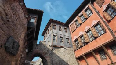 Filibe, Bulgaristan - 7 Şubat 2025 - Eski Filibe 'deki Hisar Kapia Kapısı