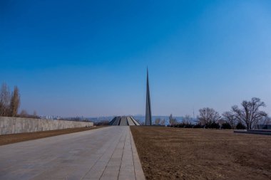 Erivan, Ermenistan - 13 Şubat 2025 - Ermeni Soykırımı Anıtı Sonsuz Alevi
