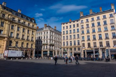 Lyon, Fransa - 7 Mart 2025 - ana meydan (Place des Terreaux) 