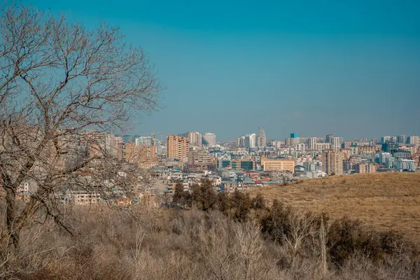Erivan şehri, Ermenistan. Tsitsernakaberd 'den görüldü.