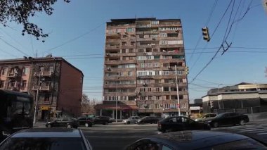 Erivan, Ermenistan - 13 Şubat 2025 - Erivan, Ermenistan 'daki Sovyet apartmanları