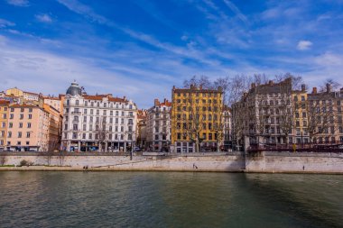 Lyon, Fransa - 7 Mart 2025 - Sane Nehri kıyıları 