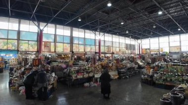 Erivan, Ermenistan - 16 Şubat 2025 - Erivan 'daki geleneksel Ermeni Pazarı