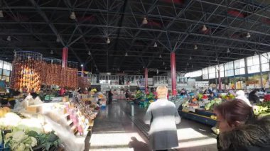 Erivan, Ermenistan - 16 Şubat 2025 - Erivan 'daki geleneksel Ermeni Pazarı