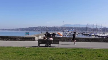 Cenevre, İsviçre - 5 Mart 2025 - Cenevre Gölü kıyıları 