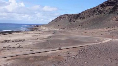İspanya, Gran Canaria manzaraları El Confital Doğa Parkı 'ndan görüldü.